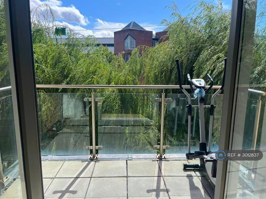 Apartment in Reading - View 2