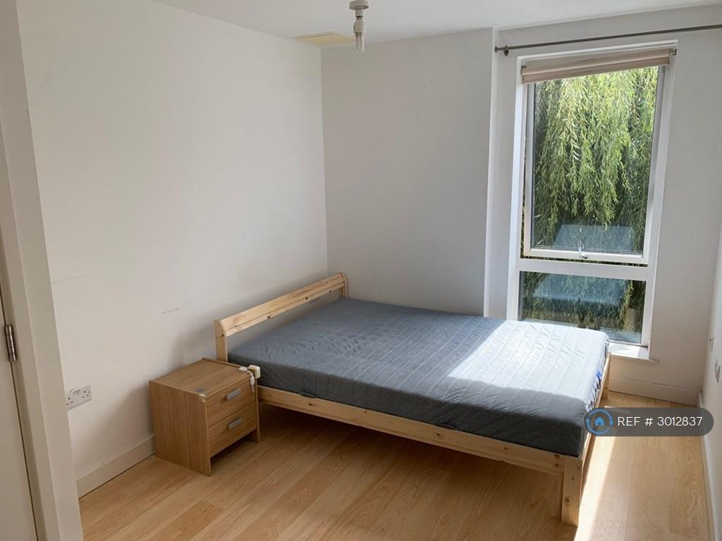 Apartment in Reading - View 3