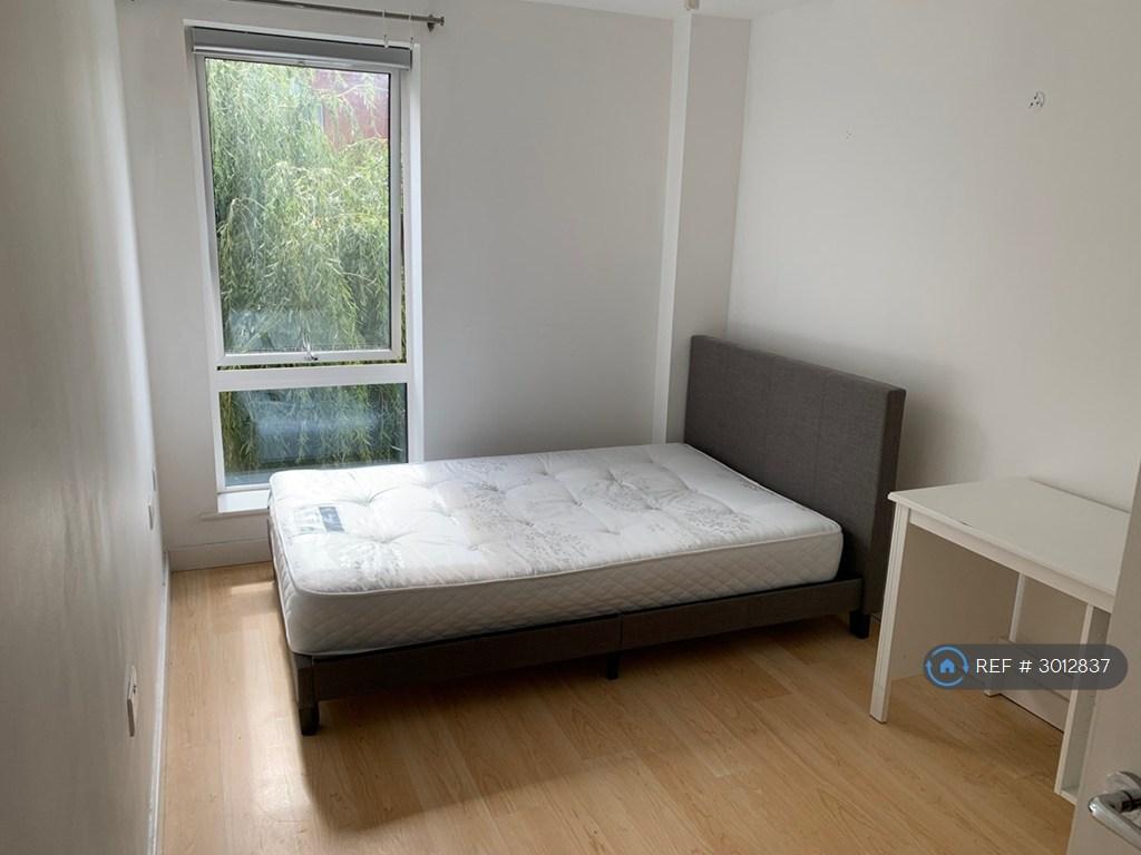 Apartment in Reading - View 4