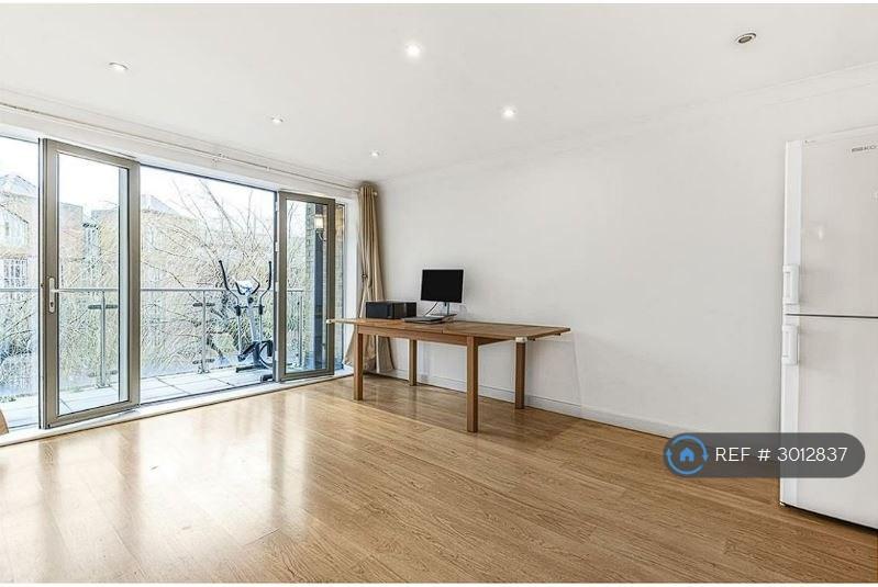 Apartment in Reading - View 5