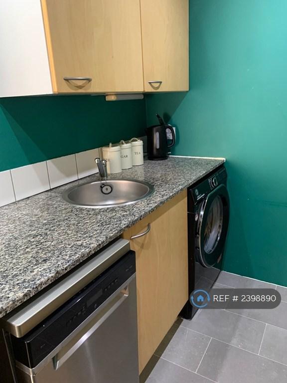 Apartment in Liverpool - More