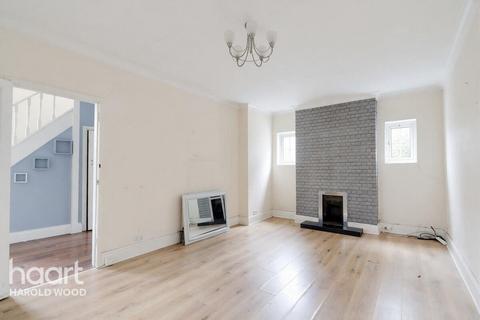 3 bedroom semi-detached house for sale, Gubbins Lane, Harold Wood