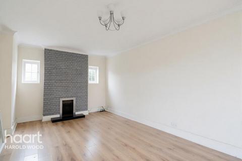 3 bedroom semi-detached house for sale, Gubbins Lane, Harold Wood