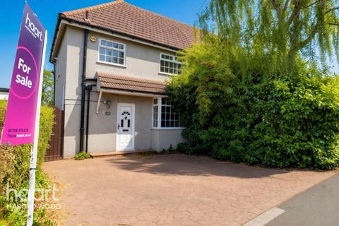 3 bedroom semi-detached house for sale, Gubbins Lane, Harold Wood