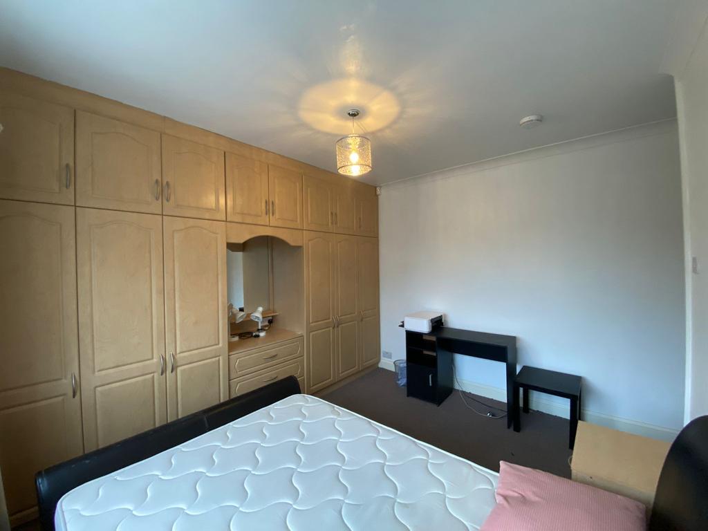 House in London - View 2