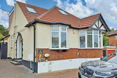 4 bedroom detached house for sale, Stoneyfields Gardens, EDGWARE