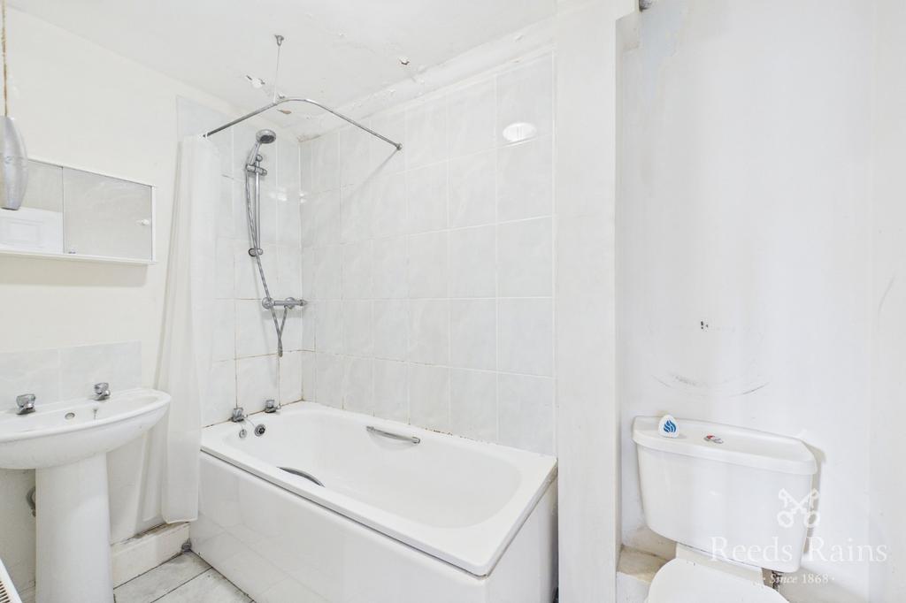 Apartment in York, The Rise, Acomb - View 3