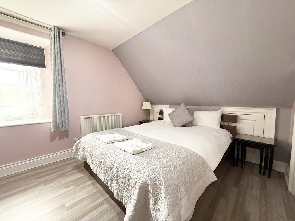 Apartment in Glasgow - More