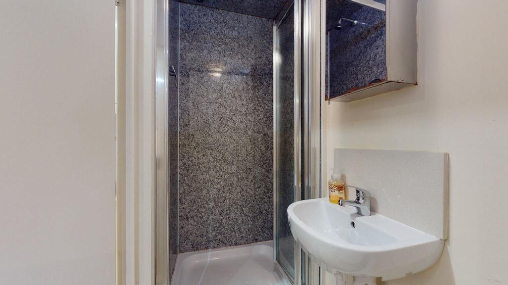 Apartment in London, Cricklewood - View 3