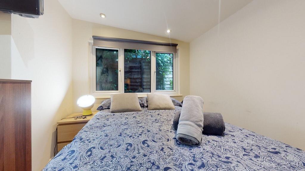 Apartment in London, Cricklewood - More