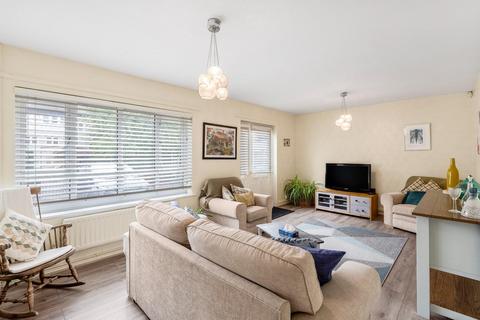 4 bedroom semi-detached house for sale, Haslewood Drive, Leeds, West Yorkshire