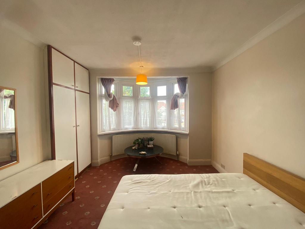House in London - View 2