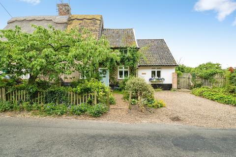 2 bedroom character property for sale, Hopton Road, Thelnetham, Diss