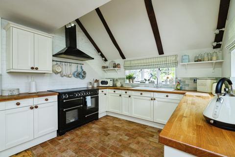 2 bedroom character property for sale, Hopton Road, Thelnetham, Diss
