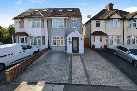 2 bedroom duplex for sale, Camrose Avenue, Edgware, HA8
