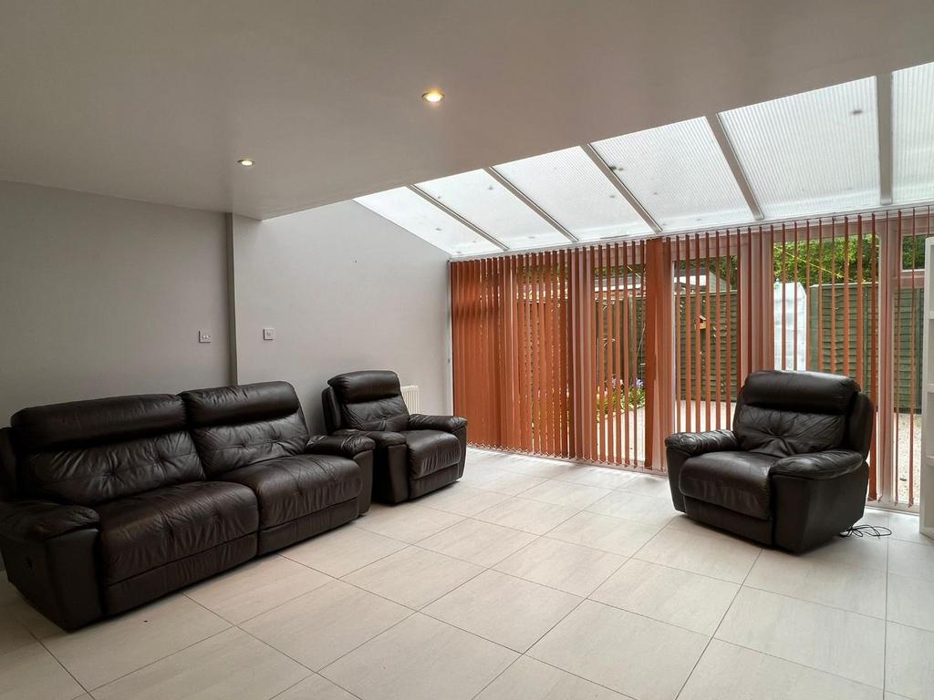 House in London - View 3