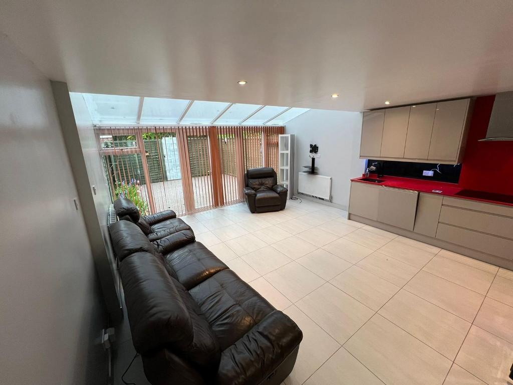 House in London - View 5