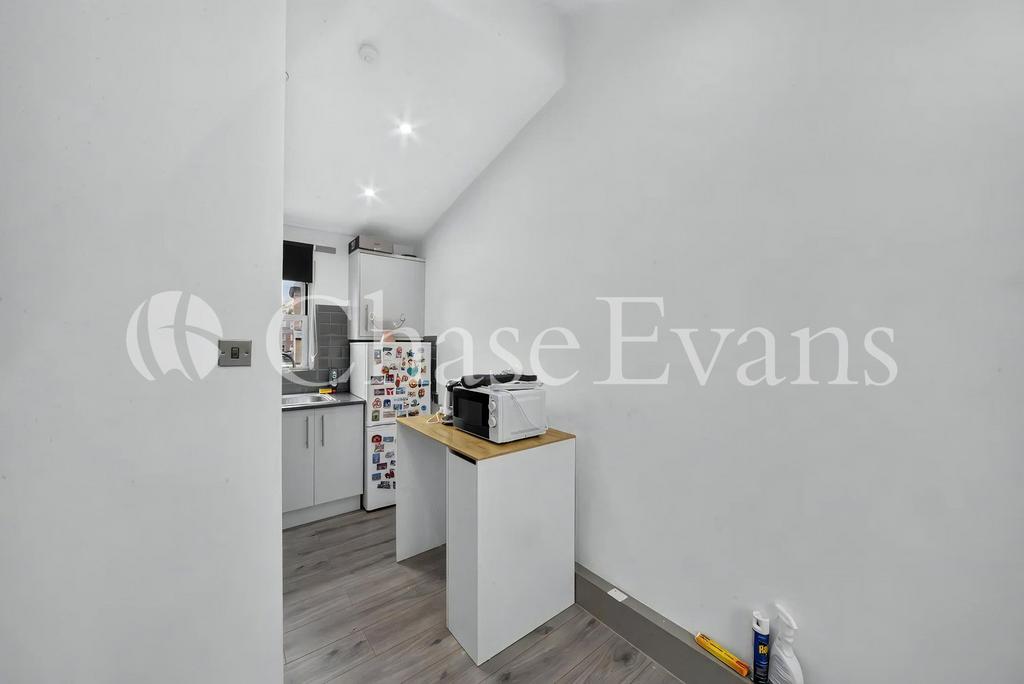 Apartment in London - View 4