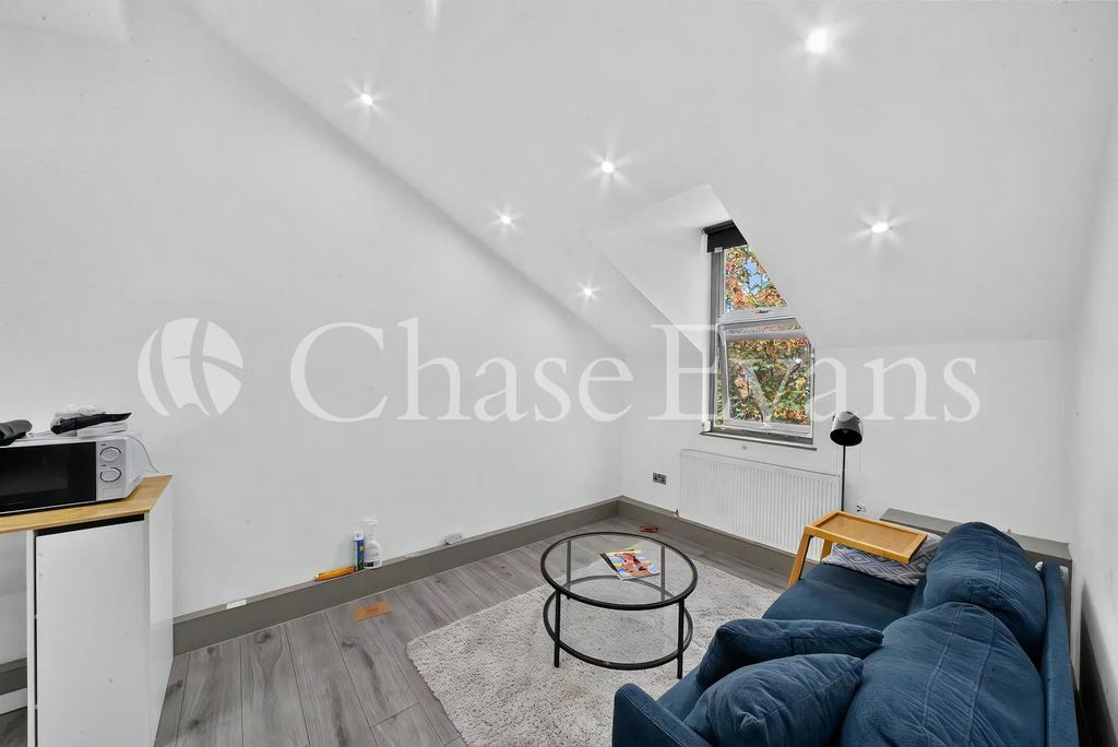Apartment in London - View 5