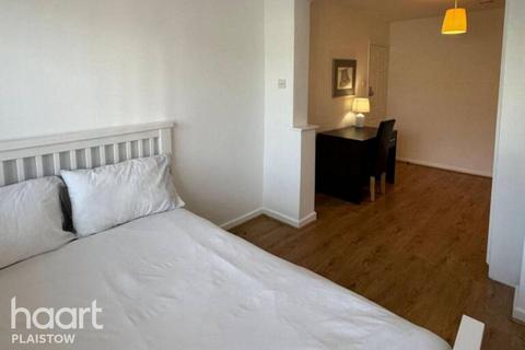 5 bedroom detached house for sale, Dundee Road, London