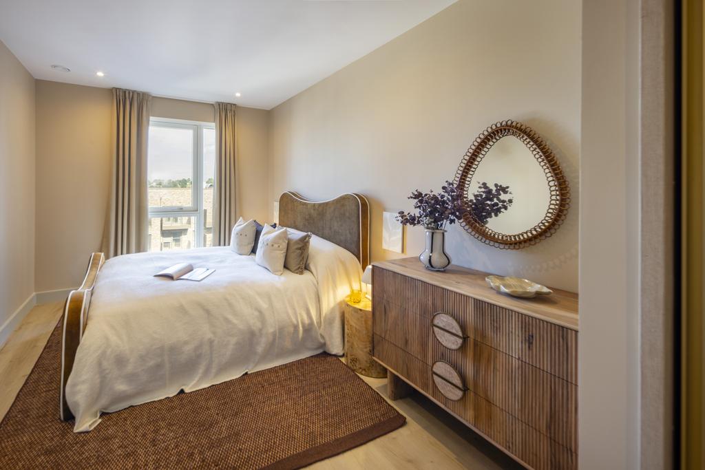 Apartment in London, Beaufort Park, Colindale - More