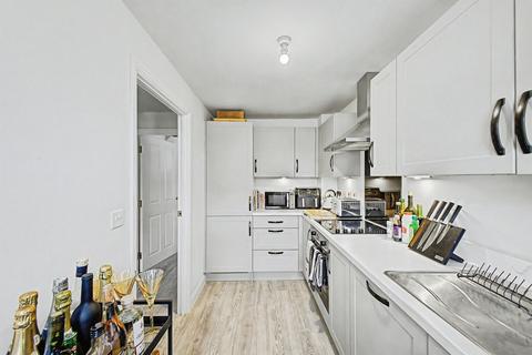 3 bedroom end of terrace house for sale, Stratford Drive, Overstone, Northampton