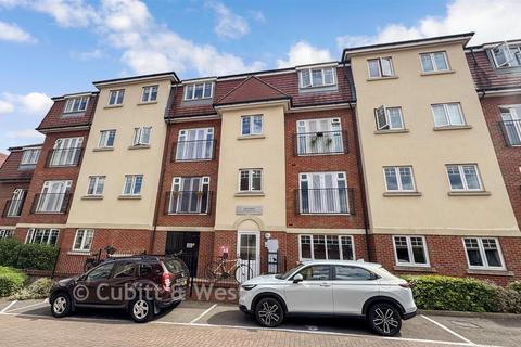 Schoolgate Drive, Morden, Surrey