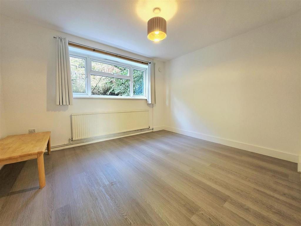 Apartment in London - View 3