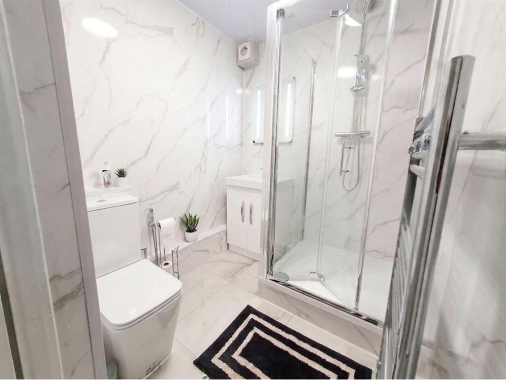 Apartment in London - More