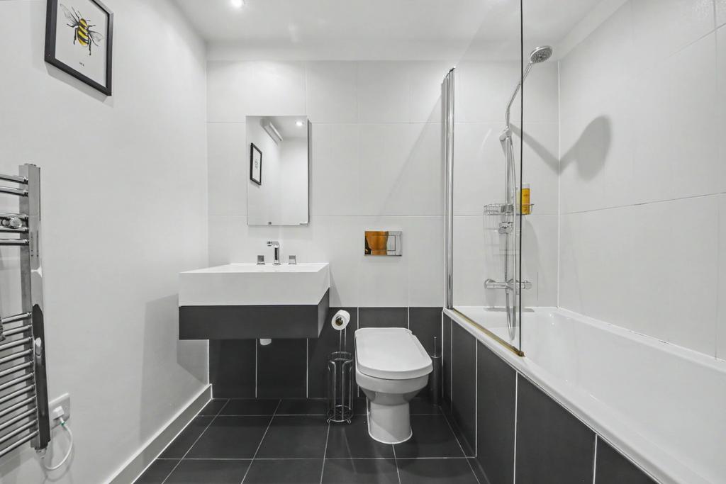 Apartment in Manchester, Castlefield, City Centre - View 5