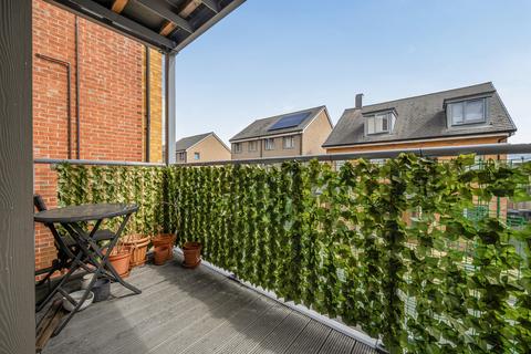 2 bedroom apartment for sale, Discovery Drive, Swanley, Kent
