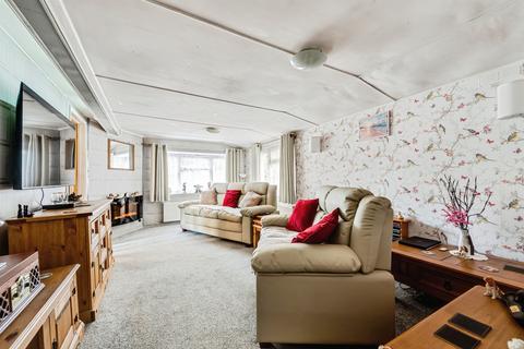 2 bedroom park home for sale, New Look Mobile Home Park, Carterton, Oxfordshire