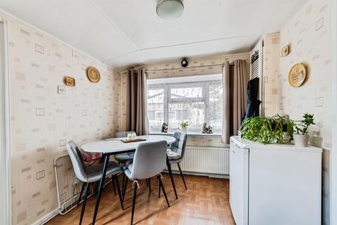 2 bedroom park home for sale, New Look Mobile Home Park, Carterton, Oxfordshire
