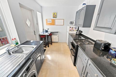 3 bedroom semi-detached house for sale, Kilton Road, Worksop, S80