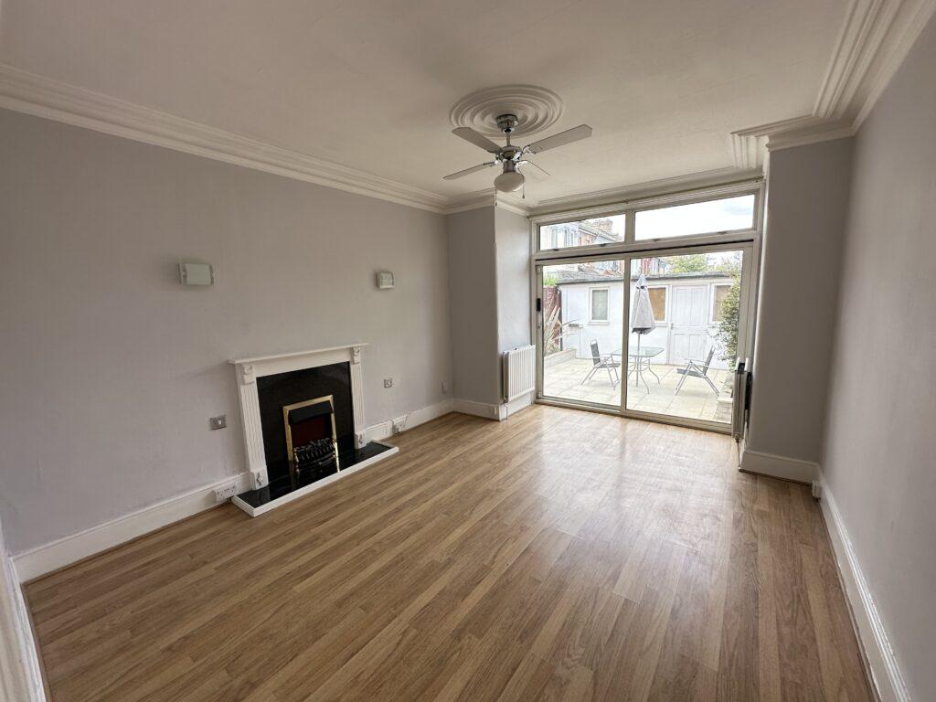 House in London - View 3