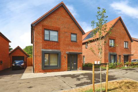 3 bedroom detached house for sale, Herdwick Drive, Hellingly, Hailsham