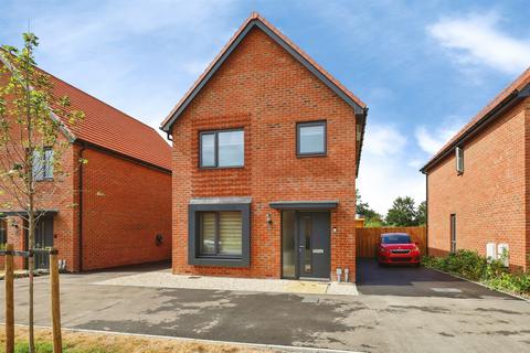 3 bedroom detached house for sale, Herdwick Drive, Hellingly, Hailsham