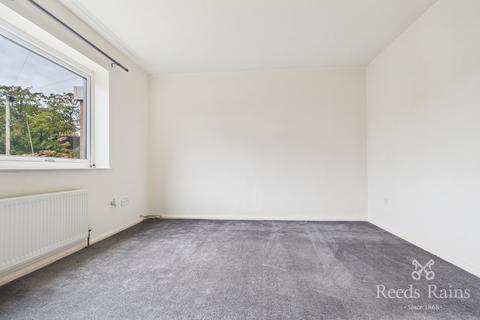 2 bedroom apartment to rent, Woodview Close, Chesterfield S42