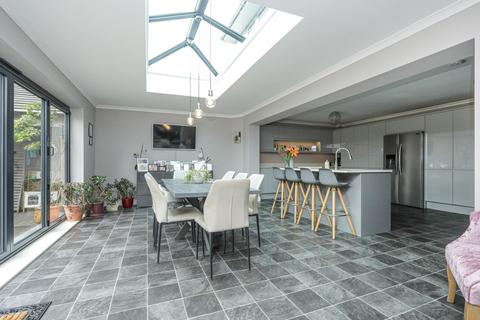 5 bedroom detached house for sale, Kingsgate Avenue, Broadstairs, Kent, CT10