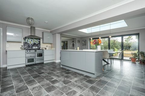 5 bedroom detached house for sale, Kingsgate Avenue, Broadstairs, Kent, CT10