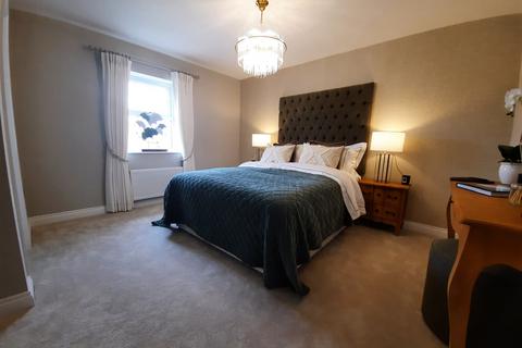 4 bedroom detached house for sale, Whitehall Road West, Bradford, BD11