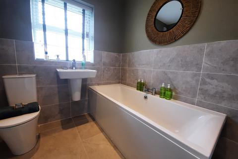 4 bedroom detached house for sale, Whitehall Road West, Bradford, BD11