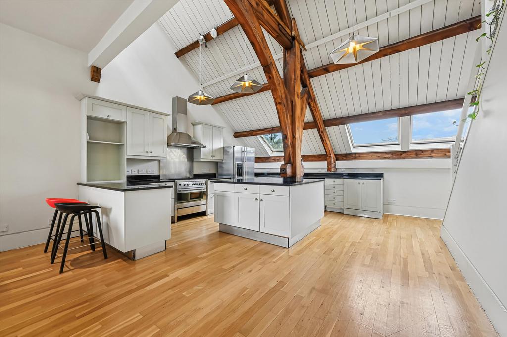 House in London - View 2