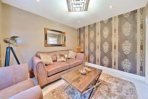 4 bedroom detached bungalow for sale, Bath Road, SLOUGH, SL1