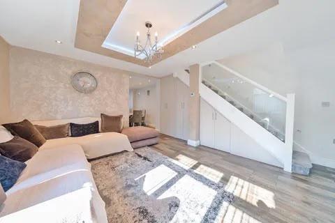 4 bedroom detached bungalow for sale, Bath Road, SLOUGH, SL1