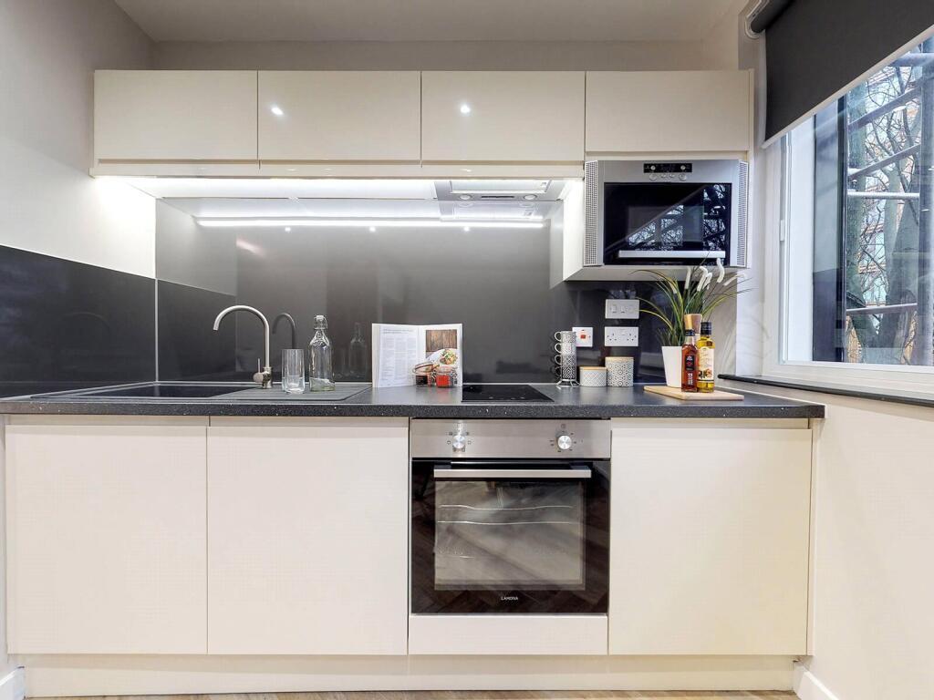 Apartment in Wembley - View 3