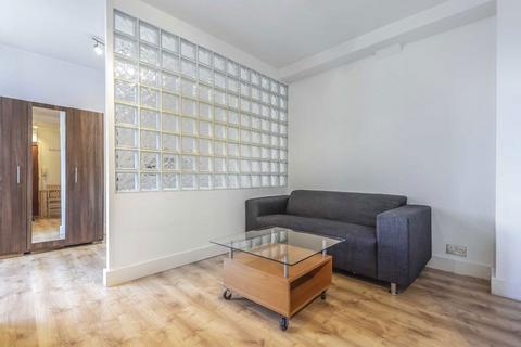 Studio to rent, Abercorn Place, London NW8