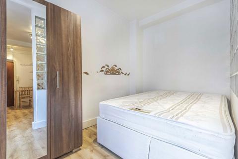 Studio to rent, Abercorn Place, London NW8
