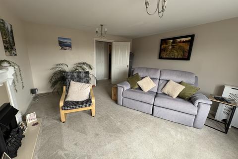 2 bedroom flat to rent, Dickens Heath Road, Shirley B90