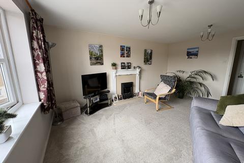 2 bedroom flat to rent, Dickens Heath Road, Shirley B90